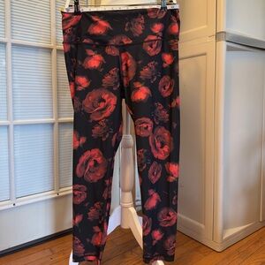 Victoria Sport Rare Rose Print Leggings – MINT – Pre-2020 🌹